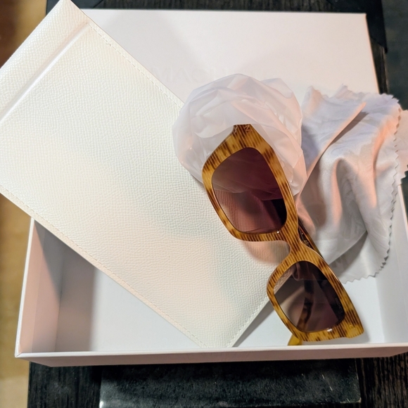 NWT! MACHETE Ruby Sunglasses  main image 5